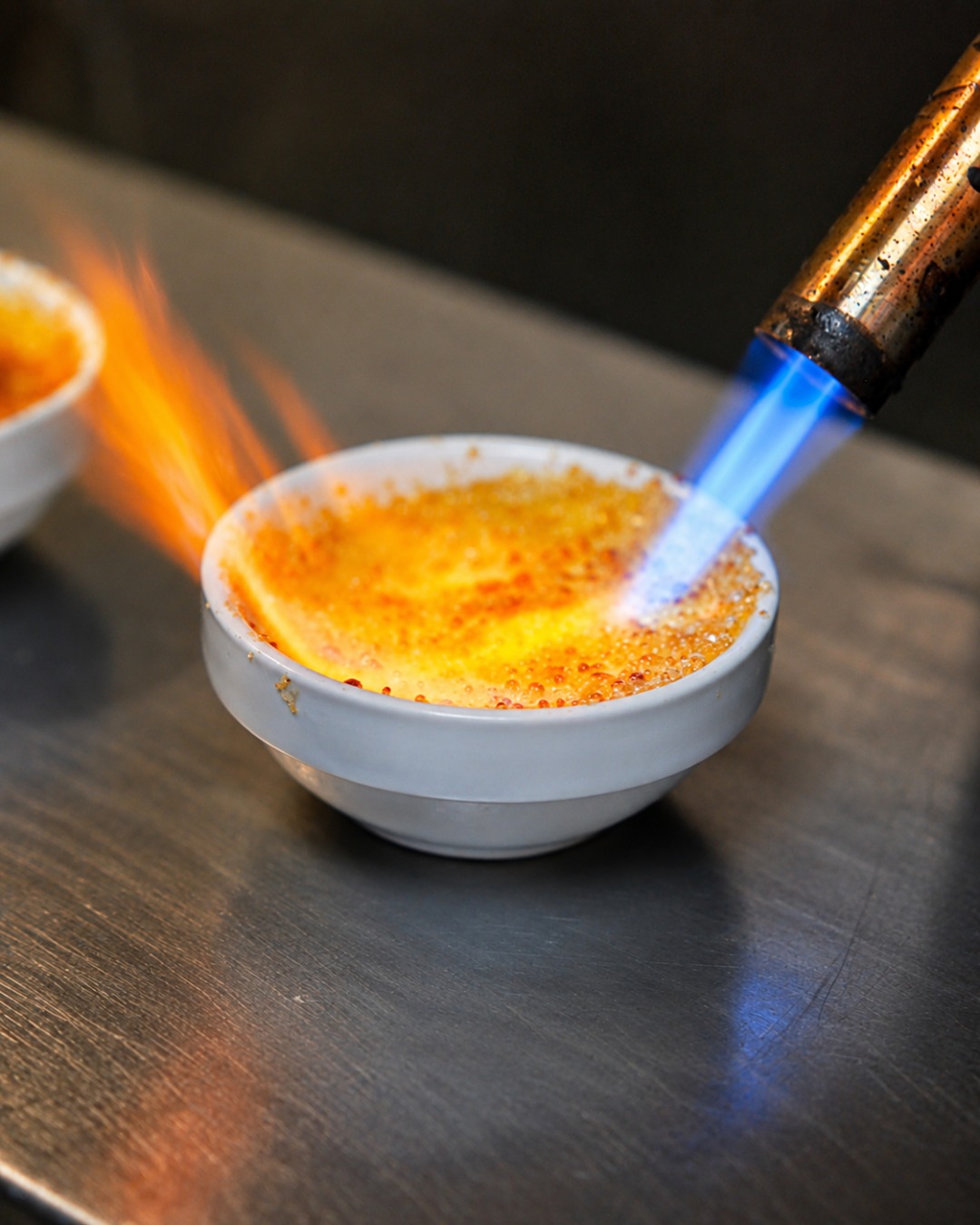 Crème brûlée caramélisée au chalumeau